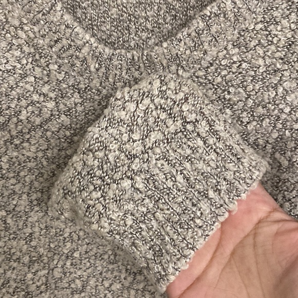 DYNAMITE Sweater - Picture 3 of 3